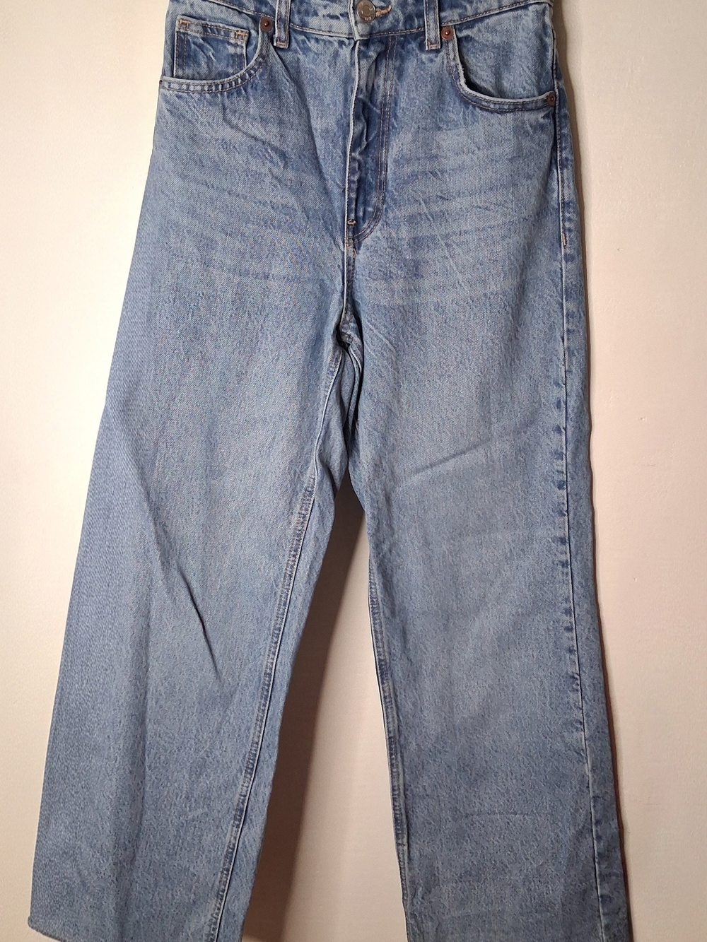 Zara High Rise Wide Leg Jeans Light Wash Raw Hem Size 2